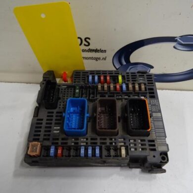 Peugeot 508  Fuse box 2013 9807028580-6500HK-9807428180