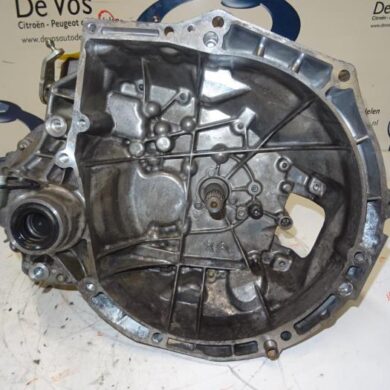 Peugeot 208  Versnellingsbak 8HR8H01 2014 2222YR-223251 20CQ66