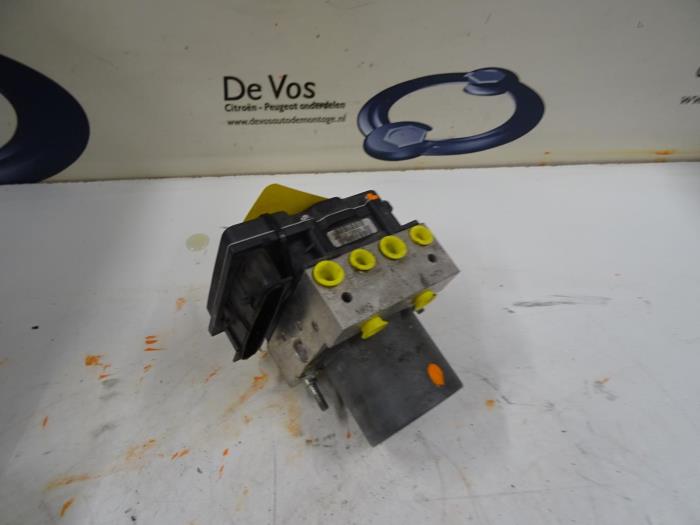 ABS pump Peugeot 307 De Vos Autodemontage