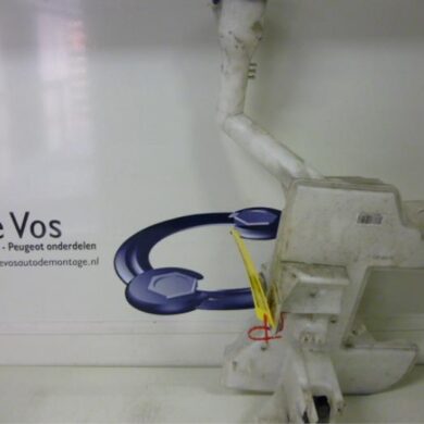 Citroen C5  Front windscreen washer reservoir 2009 6431K9