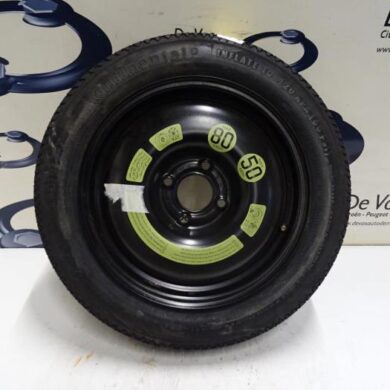 Peugeot 207  Wheel + tyre 2011