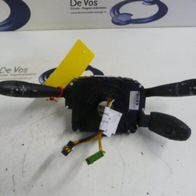 Peugeot 207  Steering column stalk 2008 624258