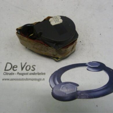 Citroen Saxo 1.1i X,SX Rear seatbelt, left 1999 8973AE