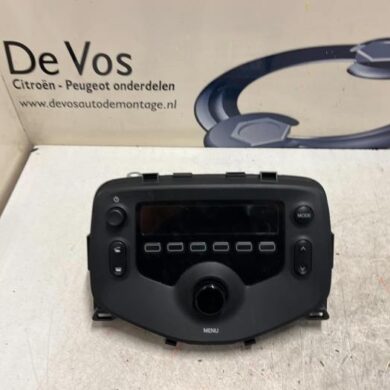 Peugeot 108 1.0 12V Radio 2015 B000792480