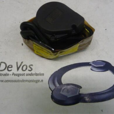 Citroen Saxo 1.1i X,SX Rear seatbelt, right 1997 8973GK