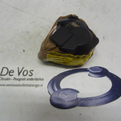 Peugeot 406 1.8 16V Rear seatbelt, left 1996 8974EE