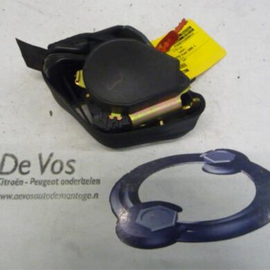 Peugeot 1007 1.4 Rear seatbelt, left 2006 8974V8