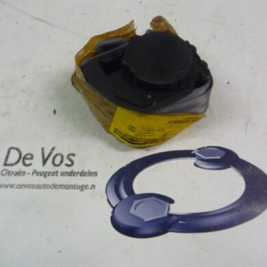 Citroen C5 2.0 16V Rear seatbelt, right 2001 8974KE