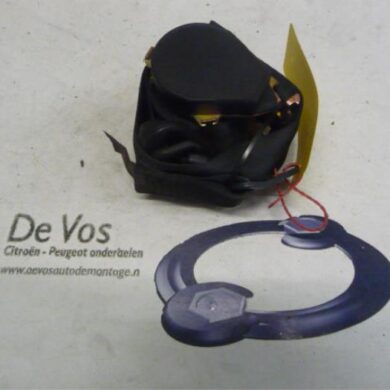 Peugeot 1007 1.4 Rear seatbelt, left 2005 8974V8