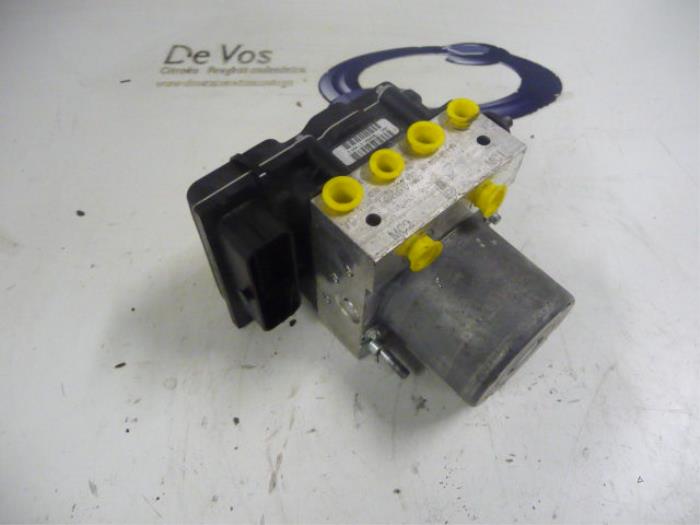 ABS pump Peugeot 308 (4A/C) 1.4 VTI 16V De Vos Autodemontage