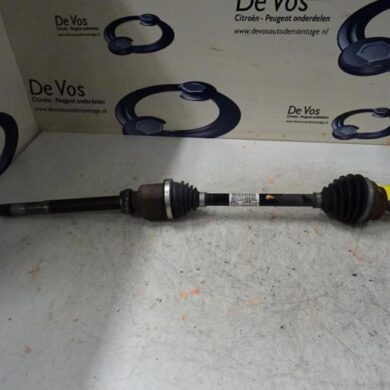 Peugeot 208  Aandrijfas rechts-voor HNPHN05 2019 9801048680-1612690280 20V251