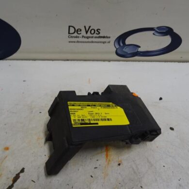 Peugeot 5008  Sicherungskasten 2012 9807028580