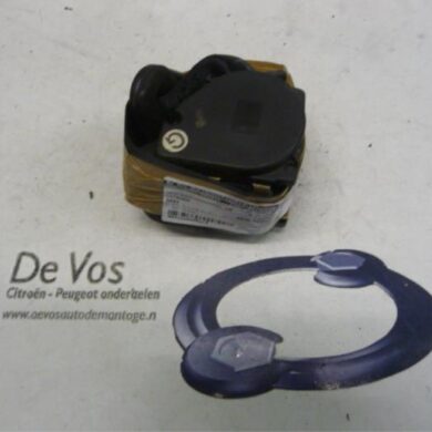 Citroen Saxo 1.4i SX,VSX Rear seatbelt, left 2000 8973GH