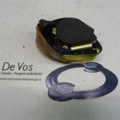 Peugeot 207 1.4 Rear seatbelt, left 2006 8975Z7
