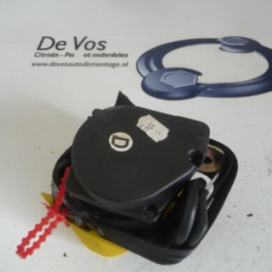 Peugeot 106 1.4 XN,XR,XS,XT Veiligheidsgordel rechts-achter 1996 8973GK