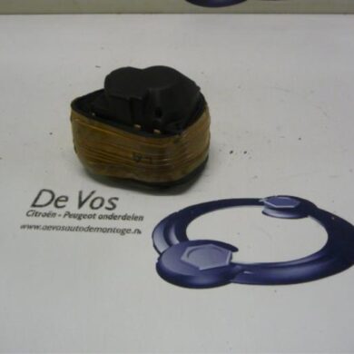 Peugeot Partner 1.9 D Rear seatbelt, left 2002 8973G5