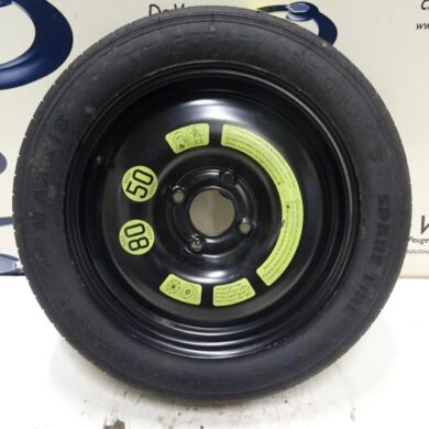 Peugeot 207  Wheel + tyre 2011