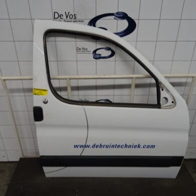 Peugeot Partner 1.9D Front door 4-door, right 2005 9004W2