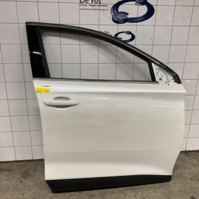 DS Automobiles DS7 Crossback  Front door 4-door, right 2018 9819325680