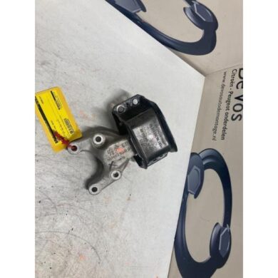 Citroen DS4  Engine mount HNY 2015 9677258480