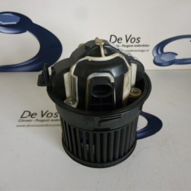 Peugeot 308  Heating and ventilation fan motor 2008 6441Z7