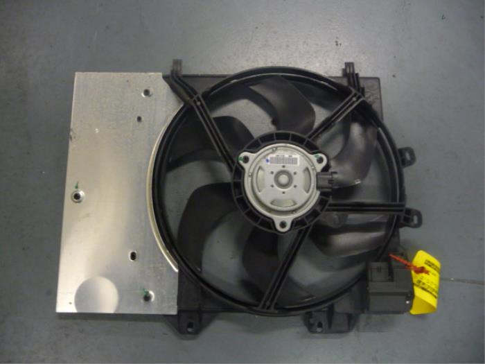 Engine Citroen Fan Control Module Citroen C3 1.6 16V VTi 120 Cooling fan housing 2011 1253P9 | De Vos ...