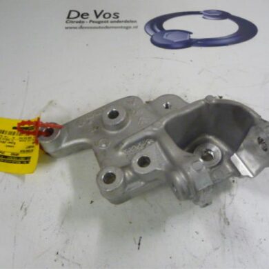 Peugeot 508  Engine mount AHXAH01 2014 9675026780