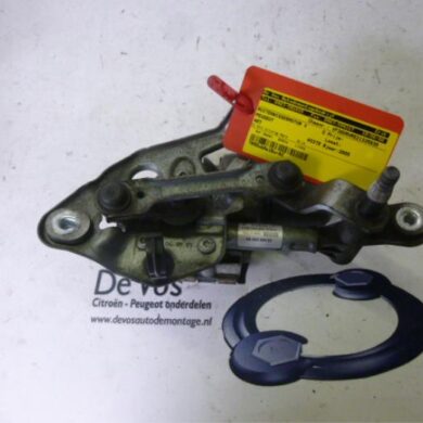Peugeot 407 2.0 HDiF 16V Front wiper motor 2005 6405GL-6405GN