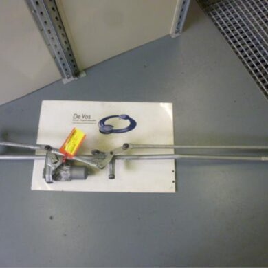 Peugeot 308 1.6 VTI 16V Front wiper motor 2008 6405HY