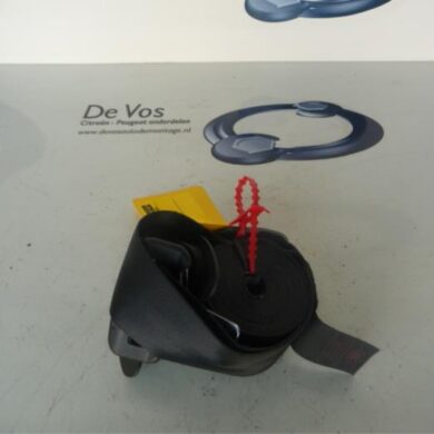 Peugeot 308 1.6 VTI 16V Front seatbelt, right 2010 8975K5