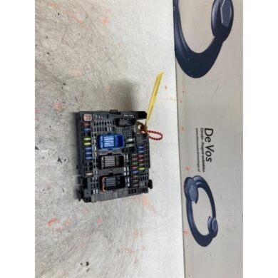 Peugeot 308  Fuse box 2014 9810296380-9807091980