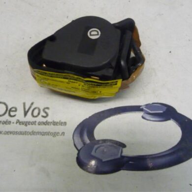 Peugeot 106 1.6 XS Veiligheidsgordel rechts-achter 1997 8973GK