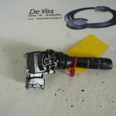 Peugeot 108  Ruitenwis Schakelaar 2015 B000777880
