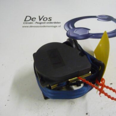 Citroen Saxo 1.1i X,SX Rear seatbelt, left 2001 8973HF