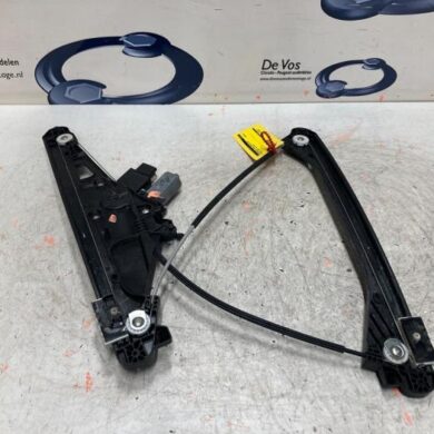 Peugeot 3008 1.6 e-THP 165 16V Window mechanism 4-door, front right 2018 9830389280-9810488880