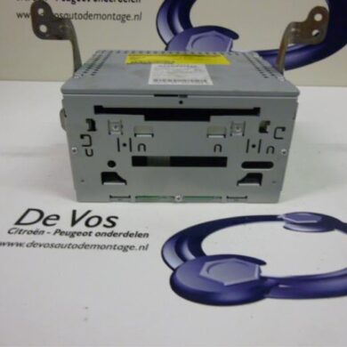 Peugeot 4007 2.2 HDiF 16V Radio CD player 2007 6574SG-6574TW