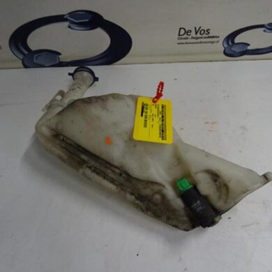 Peugeot 206  Front windscreen washer reservoir 2006 643195