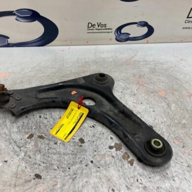 Peugeot 208 1.2 Vti 12V PureTech Front wishbone, left 2019 9670772080