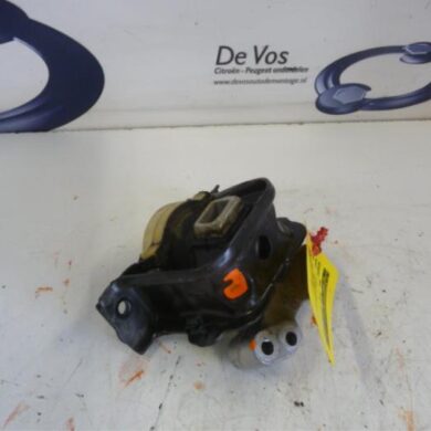 Peugeot 2008  Engine mount 5FS5F01 2014 1839J2