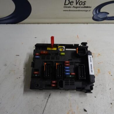 Peugeot Partner 1.6 HDI 75 Fuse box 2012 6500Y1