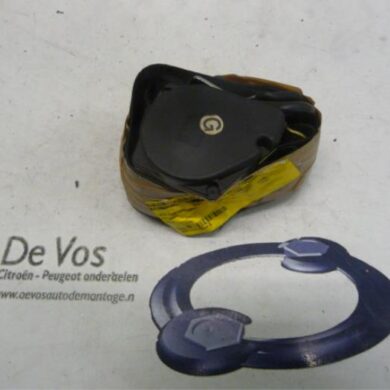 Citroen Saxo 1.5 D Rear seatbelt, left 1996 8973GH