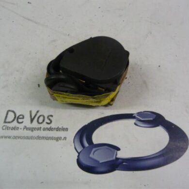 Citroen Xantia 1.8i X,SX Rear seatbelt, left 1997 8972V2