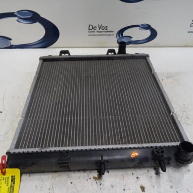 Peugeot 208  Kühler ZMZZM01 2015 1330Q5-133374