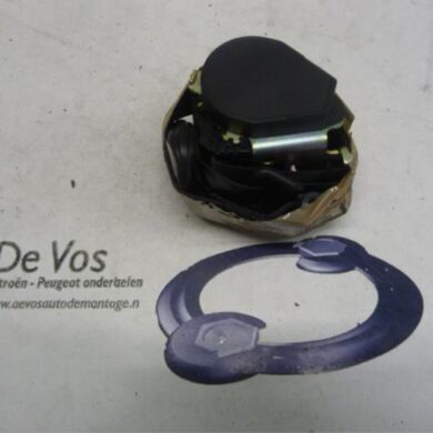 Peugeot 207 1.4 16V Rear seatbelt, left 2006 8975Z7