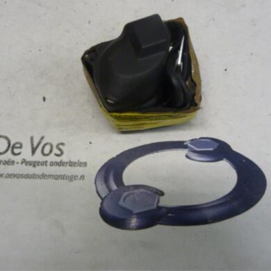 Peugeot 205 1.1 XE,GE,XL,GL,XR,GR Rear seatbelt, left 1996 8971SC