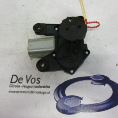 Peugeot 207  Ruitenwissermotor achter 2008 6405JA