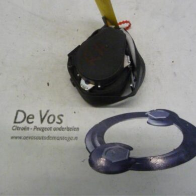 Peugeot 207  Rear seatbelt, right 2011 8975XQ