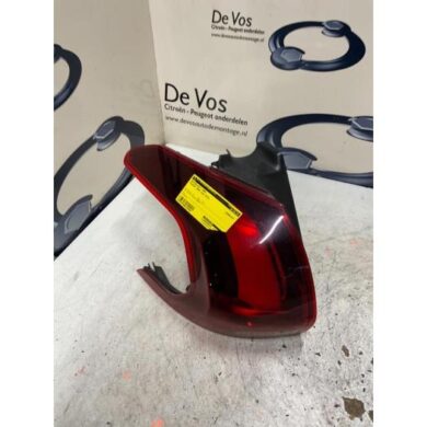 Peugeot 2008 1.6 BlueHDi 120 Achterlicht links 2016 9814747880-9826730480