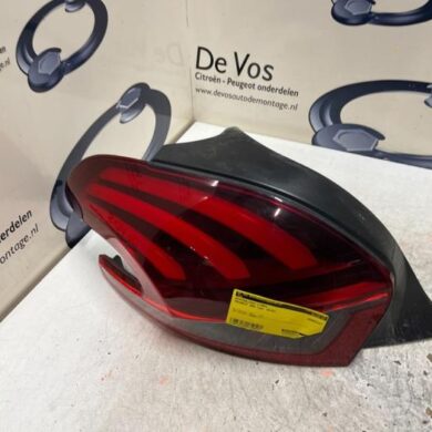 Peugeot 208 1.2 12V e-THP PureTech 110 Rücklicht links 2019 9825601280