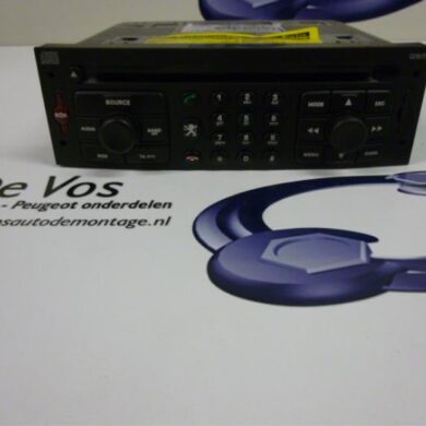 Peugeot 807 2.2 HDiF 16V Radio CD Speler 2003 6560TR